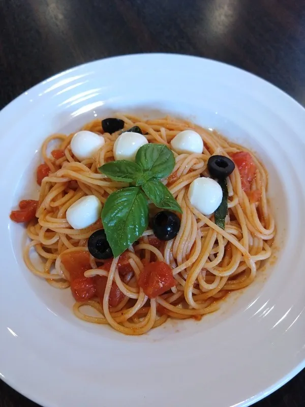 トマトソースのパスタ